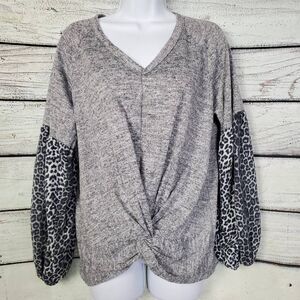 Daytrip Women’s Twist Front Leopard Sleeve Knit Top Gray Small